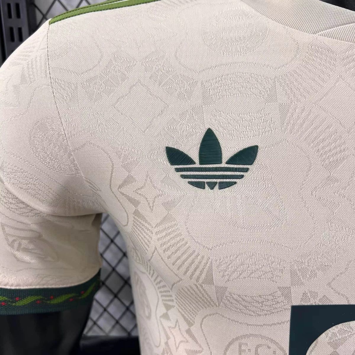 Camisola FC Bayern Munique 2025-26 Edição Oktoberfest Versão Jogador