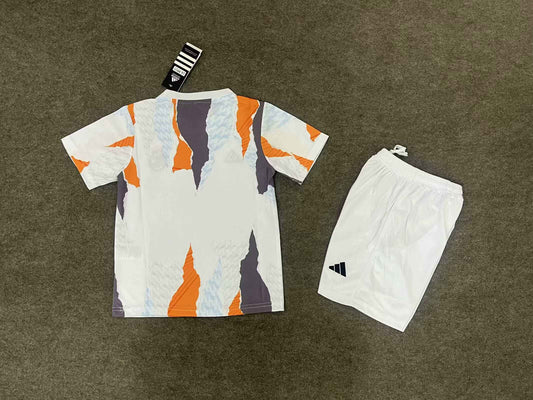 Kit Criança Real Madrid CF 2024-25 Pre-Match