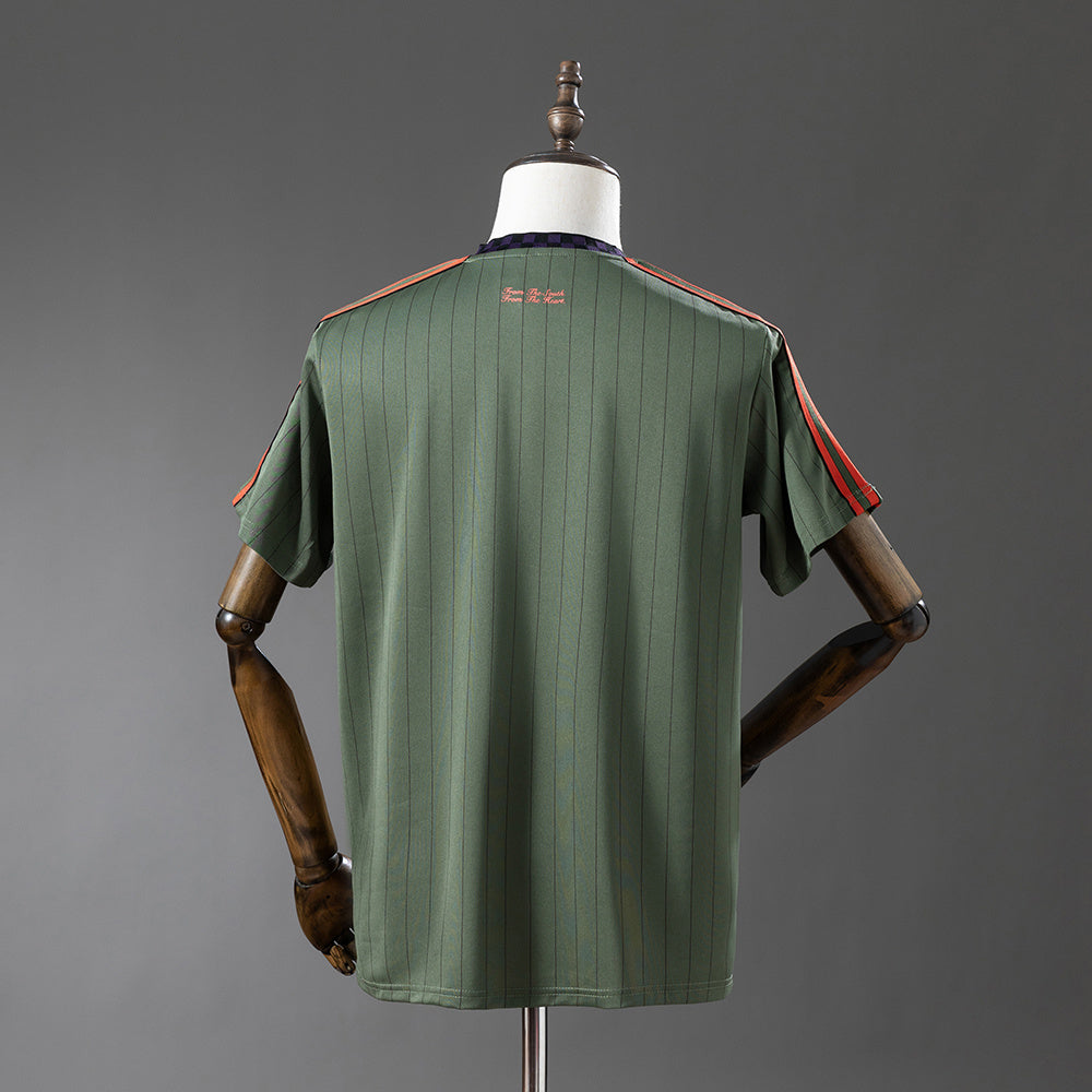 Camisola FC Bayern Munique 2025-26 Icon Range Travel Versão Adepto