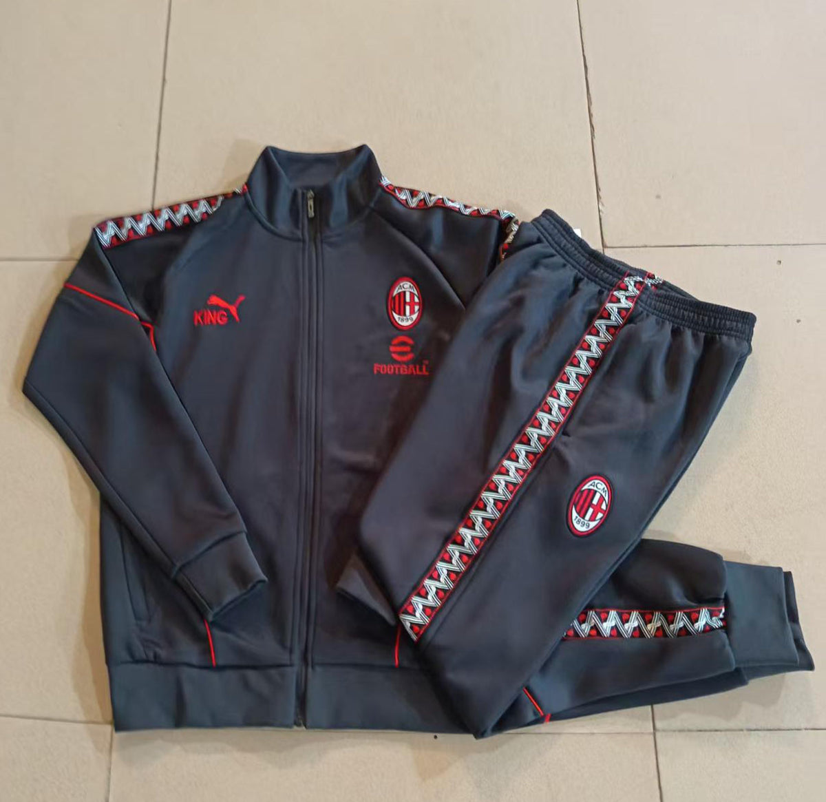 Fato de Treino AC Milan 2026-27 - Casaco sem Capuz