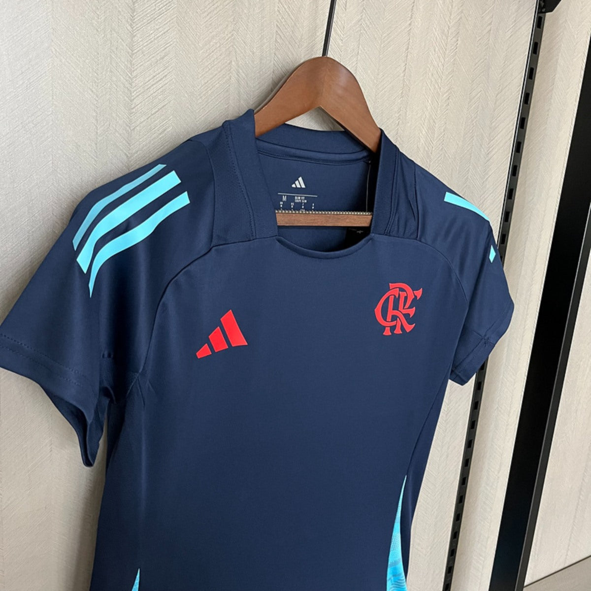 Camisola CR Flamengo 2025-26 Treino Versão Mulher