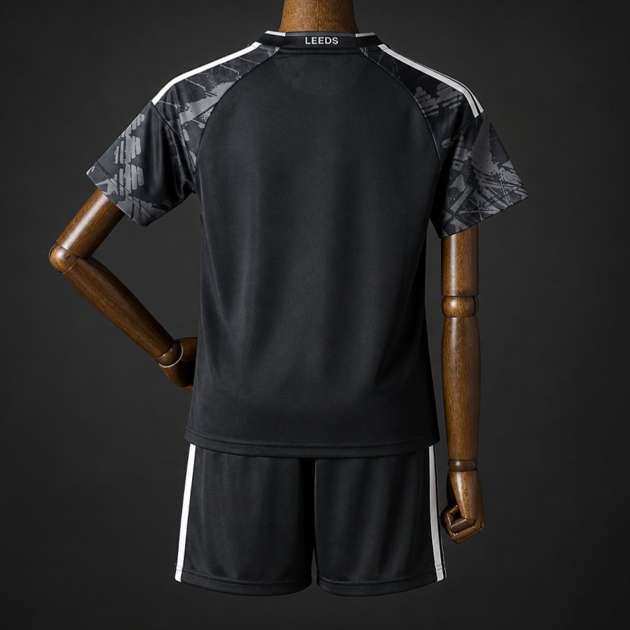 Kit Criança Leeds-U 2026-27 Alternativo Preto