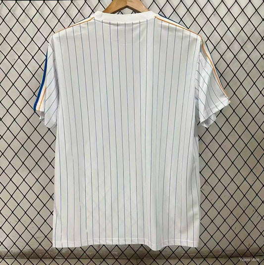 Camisola Real Madrid CF 2025-26 Icon Range Travel Versão Adepto