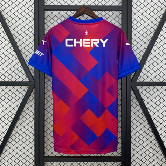 Camisola Universidad Católica 2025-26 Alternativa Vermelha Versão Adepto