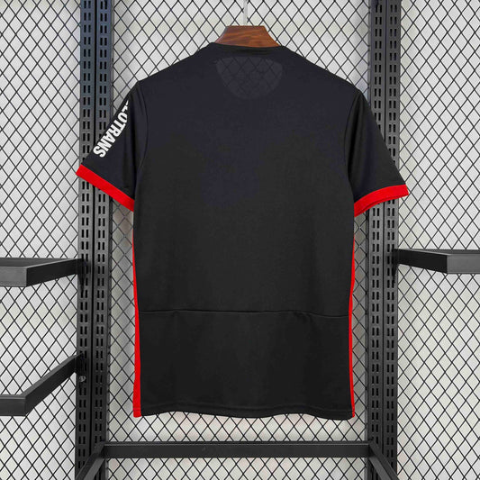 Camisola SG Eintracht Frankfurt 2024-25 Alternativa Preta Versão Adepto