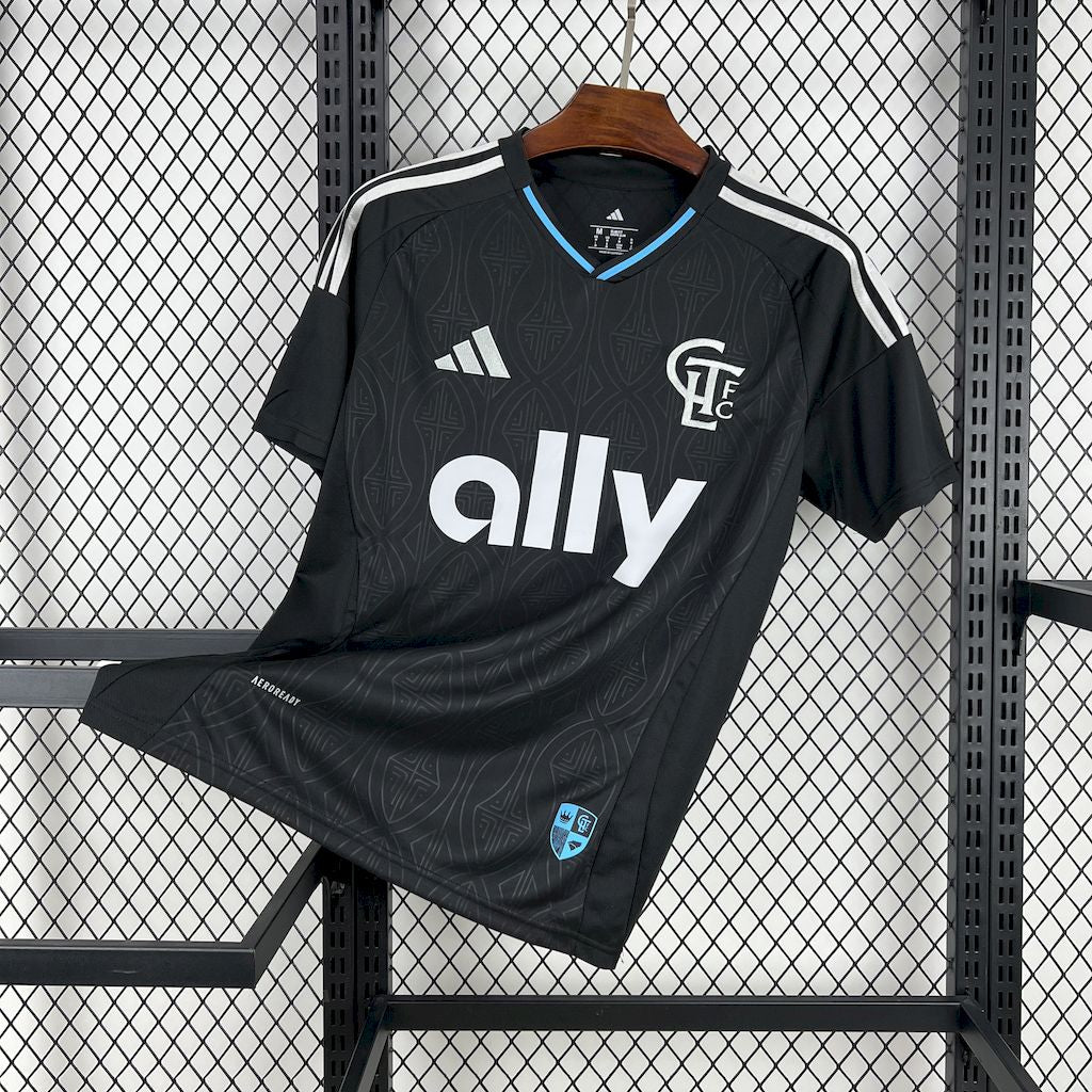 Camisola Charlotte FC 2025-26 Alternativa Preta Versão Adepto