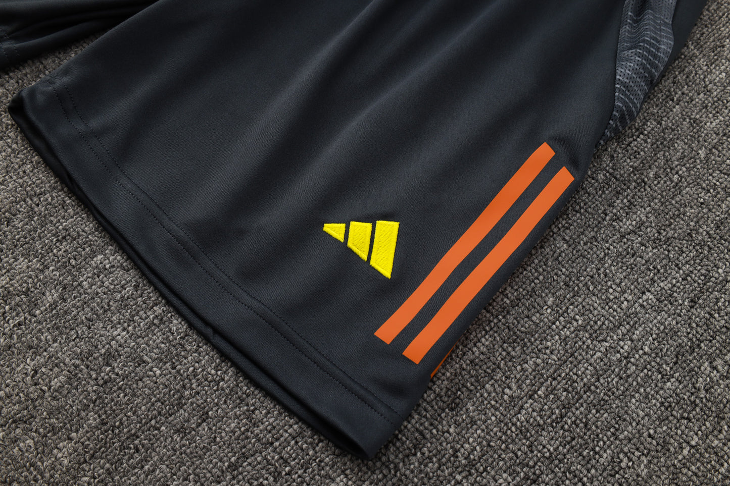 Kit Treino Manga Cava S.L.B 2025-26