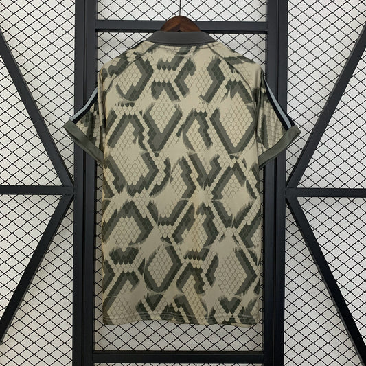 Camisola FC Bayern Munique 2025-26 Edição Especial Versão Adepto