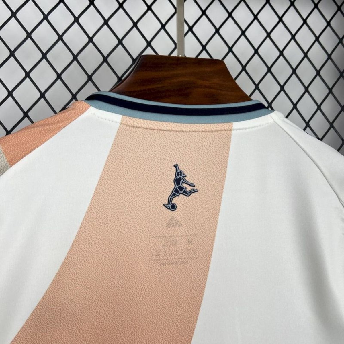 Camisola Espanha 2025 Alternativa Creme Versão Adepto