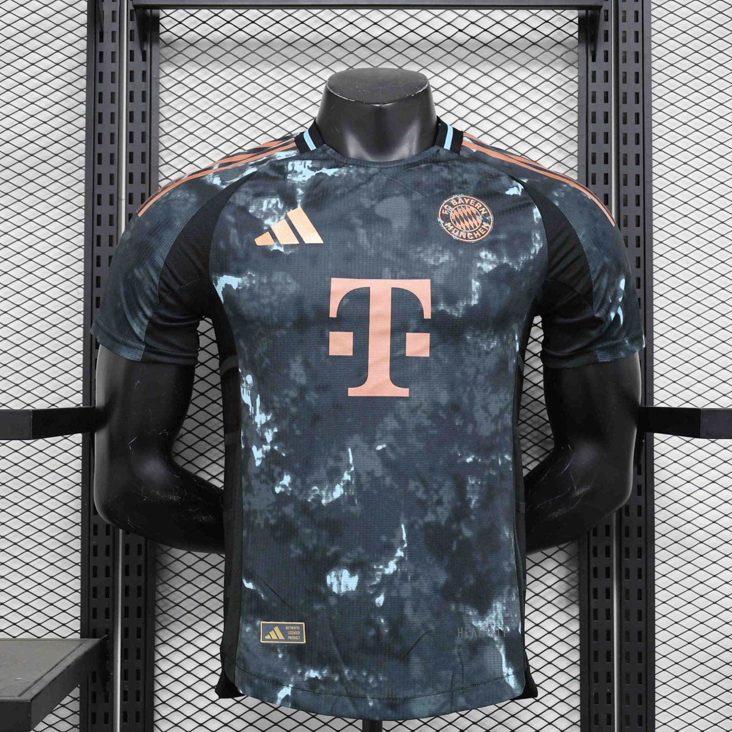 Camisola FC Bayern Munique 2024-25 Alternativa Preta Versão Jogador