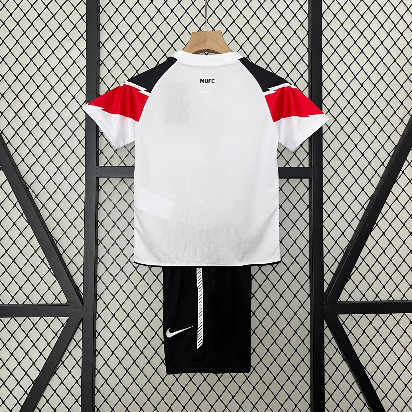 Kit Criança M-UNITED 2010-11 Alternativo Final UCL