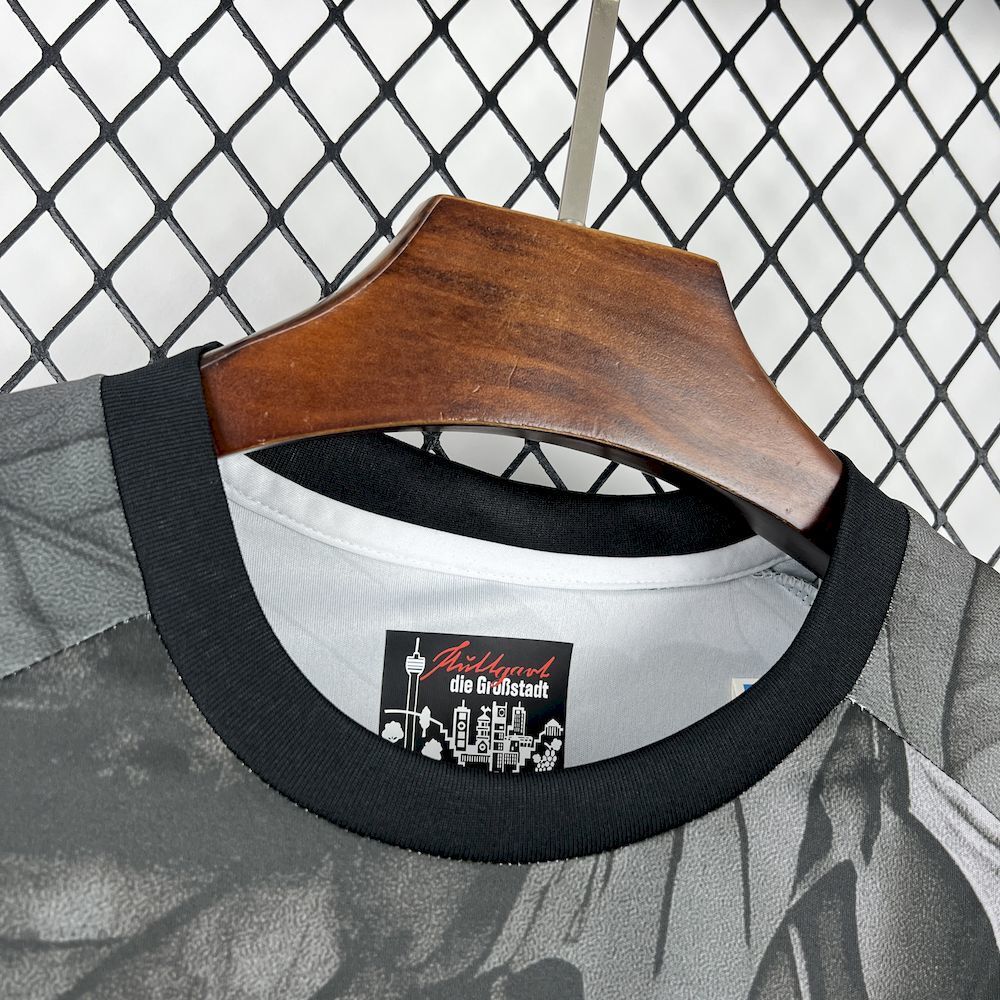 Camisola VfB Estugarda 2025-26 Alternativa Preta Versão Adepto