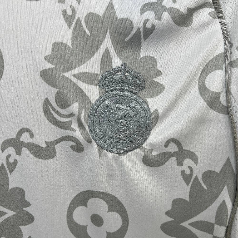 Camisola Real Madrid CF 2025-26 Edição LV Versão Adepto