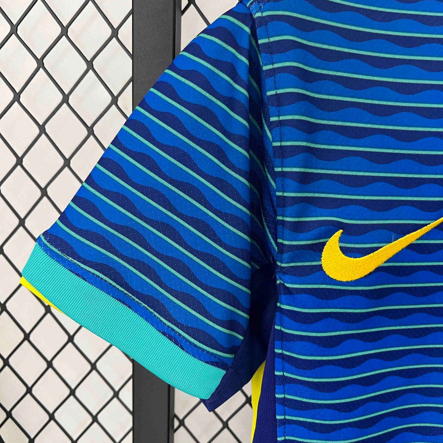 Camisola Brasil 2024 Alternativa Azul Versão Mulher