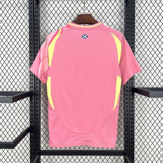 Camisola Escocia 2025 Alternativa Rosa Versão Adepto