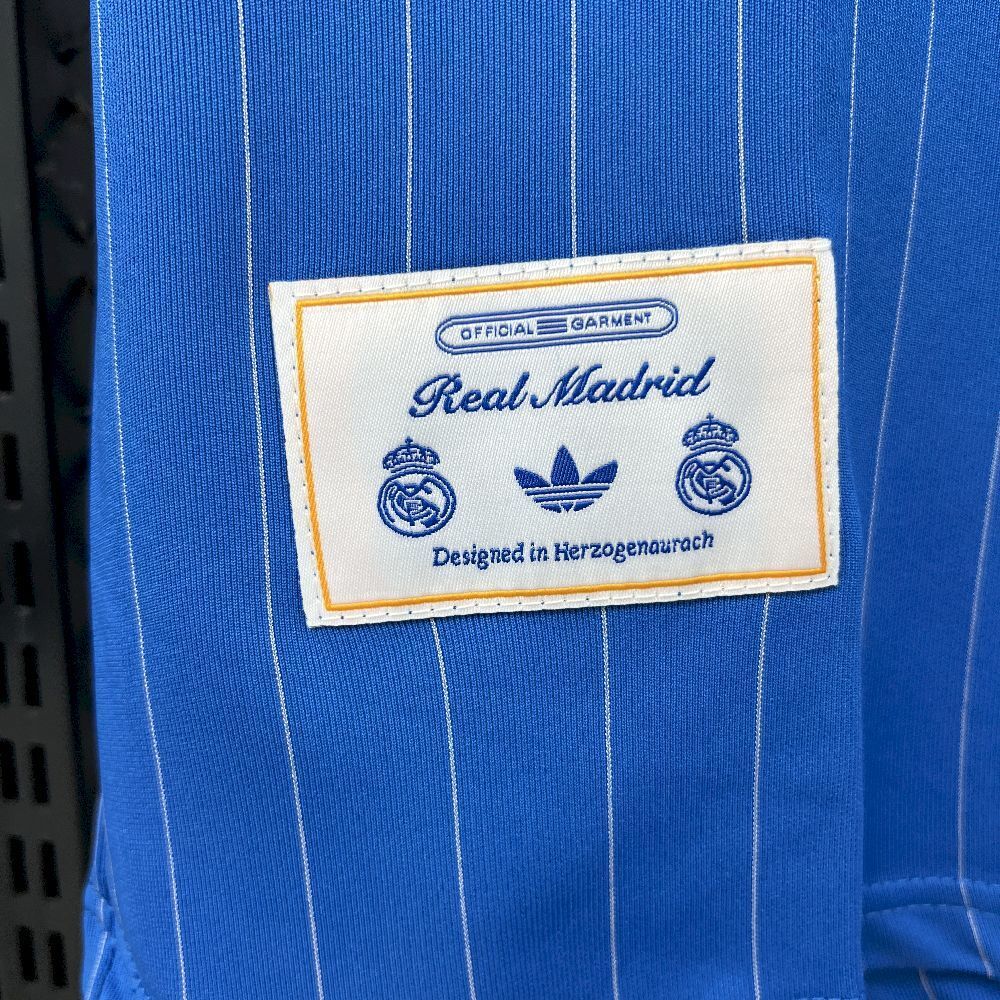 Camisola Real Madrid CF 2025-26 Icon Range Travel Versão Adepto