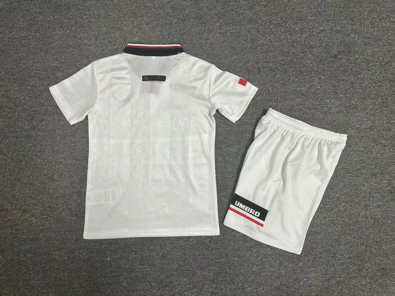 Kit Criança M-United 1998-99 Alternativo