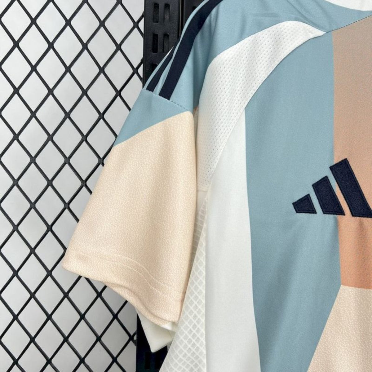 Camisola Espanha 2025 Alternativa Creme Versão Adepto