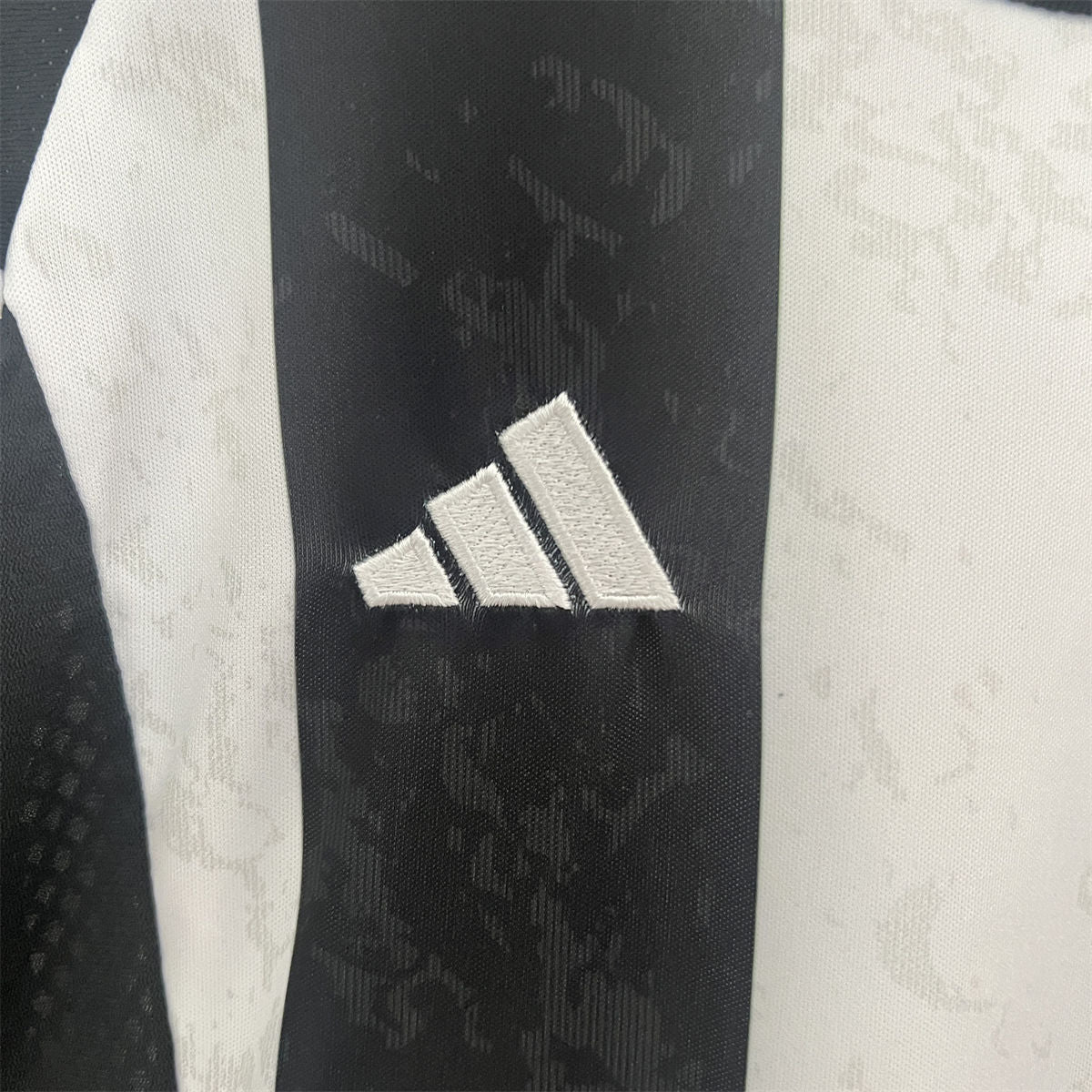 Kit Criança Juventus FC 2024-25 Principal