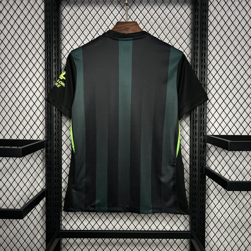 Camisola VfL Wolfsburg 2024-25 Alternativa Preta Versão Adepto