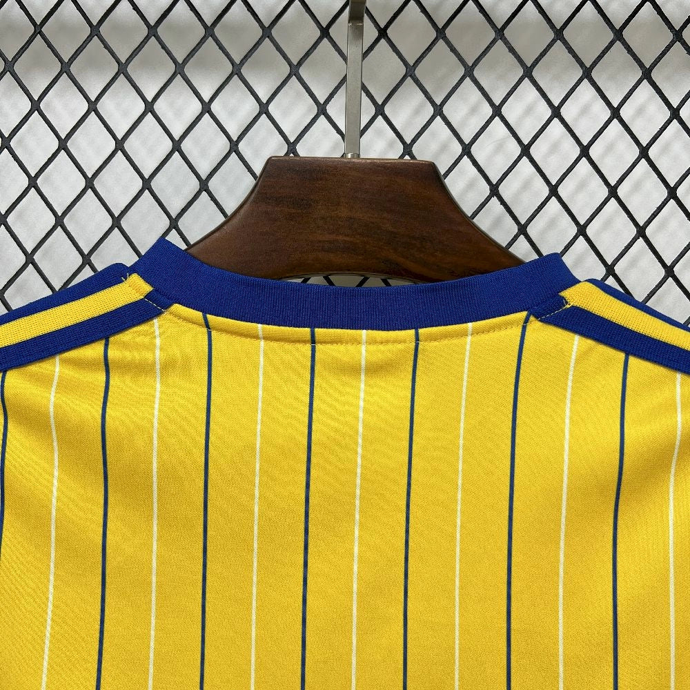 Camisola Leeds-U 2025-26 Icon Range Travel Versão Adepto