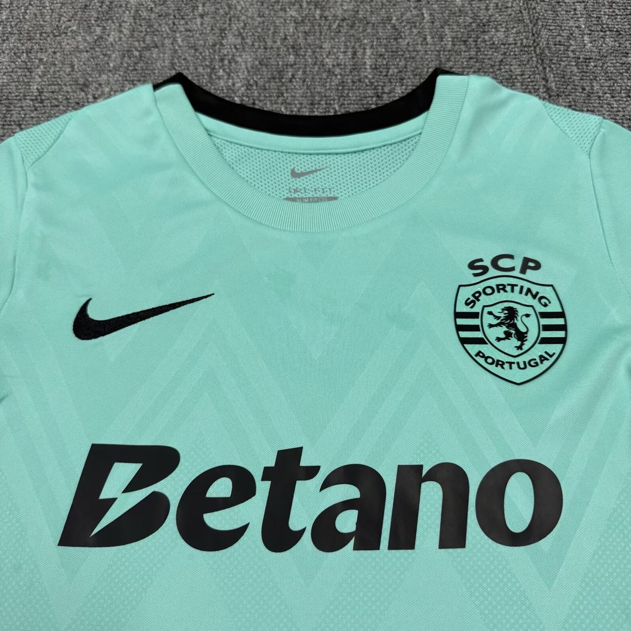 Kit Criança SCP 2025-26 Alternativo Verde Claro (Entrega Imediata)
