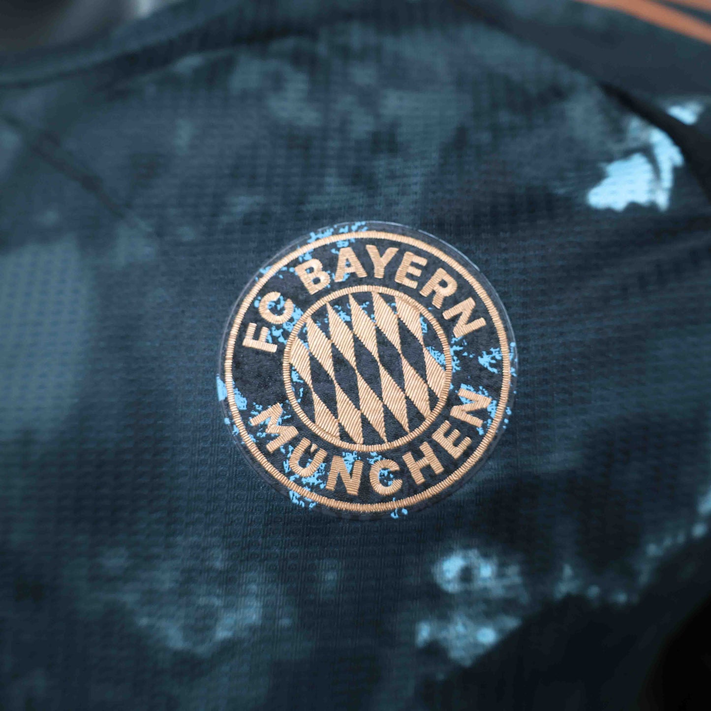 Camisola FC Bayern Munique 2024-25 Alternativa Preta Versão Jogador