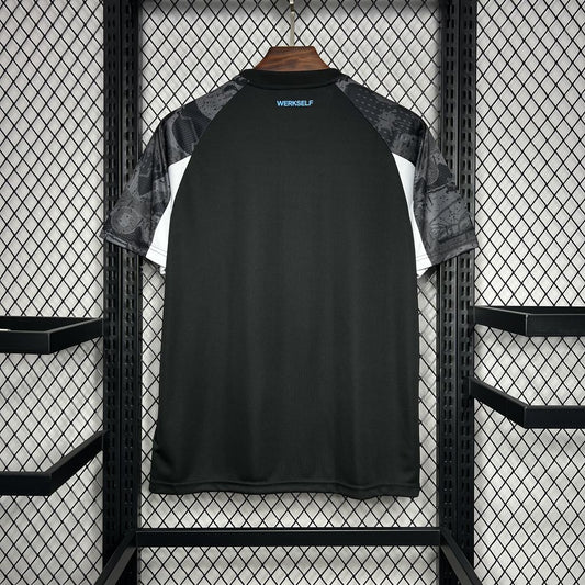 Camisola Bayer 04 Leverkusen 2024-25 Alternativa Preta Versão Adepto