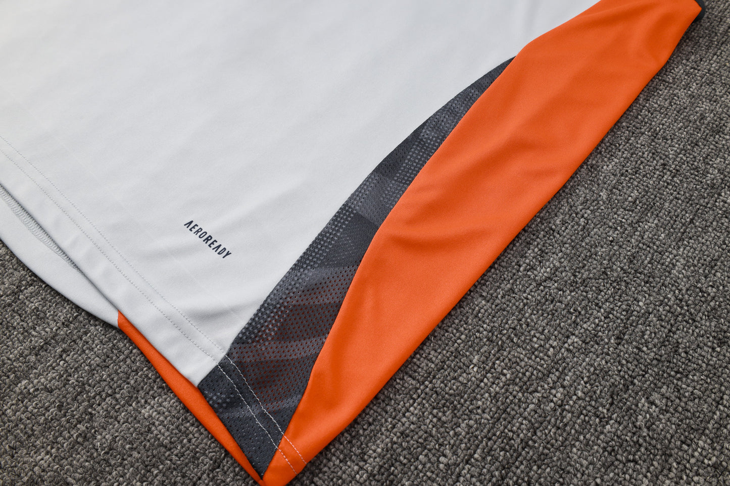 Kit Treino Manga Cava S.L.B 2025-26