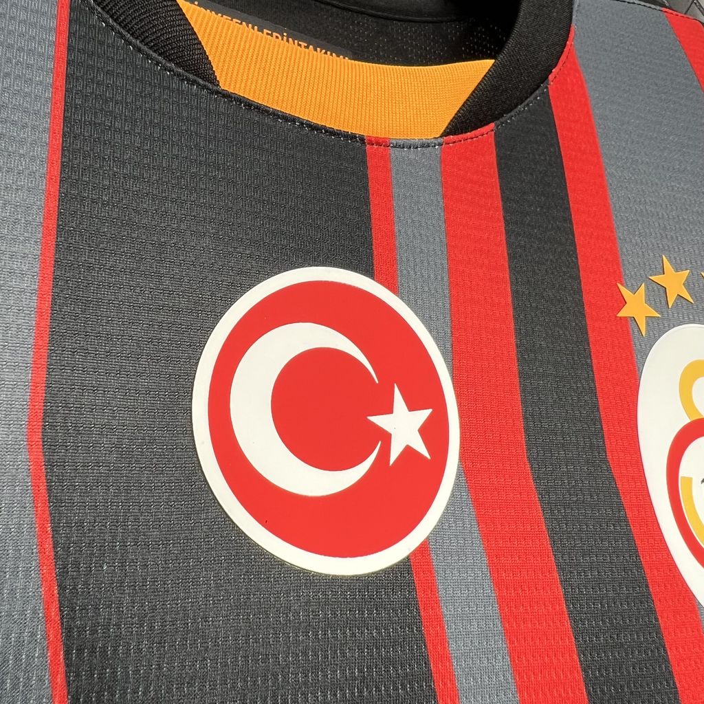 Camisola Galatasaray 2024-25 Alternativa Preta Versão Adepto
