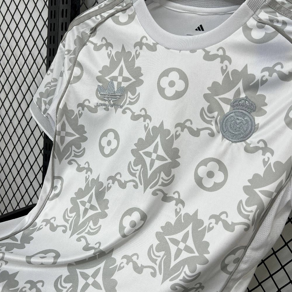 Camisola Real Madrid CF 2025-26 Edição LV Versão Adepto