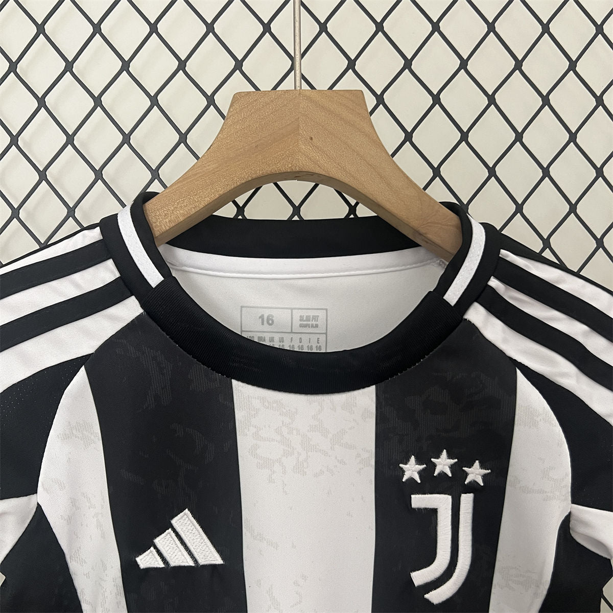 Kit Criança Juventus FC 2024-25 Principal