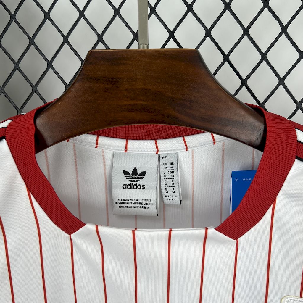 Camisola SLB 2025-26 Icon Range Travel (Entrega Imediata)