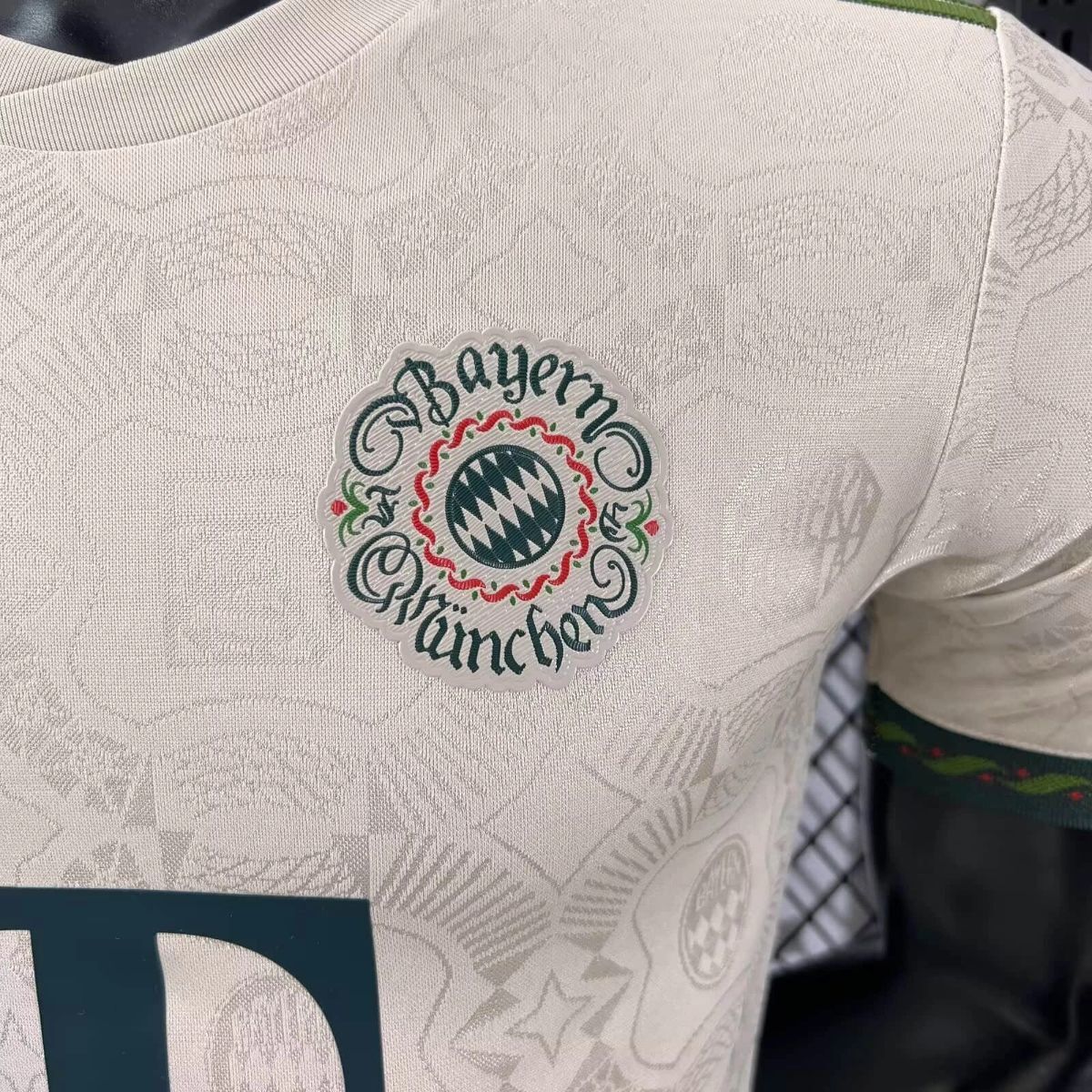 Camisola FC Bayern Munique 2025-26 Edição Oktoberfest Versão Jogador