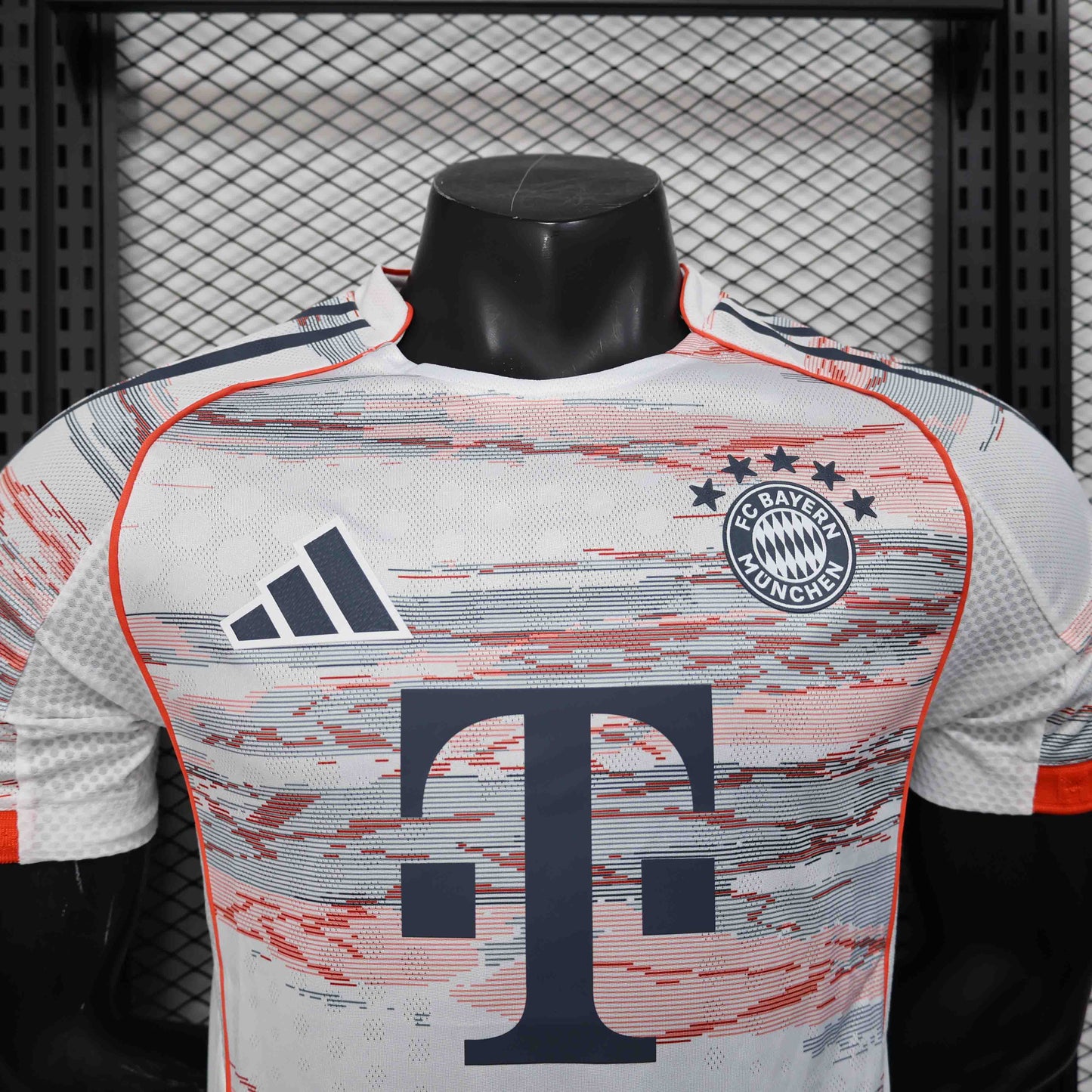 Camisola FC Bayern Munique 2025-26 Alternativa Creme Versão Jogador