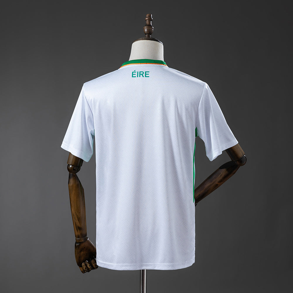 Camisola Irlanda 2024 Alternativa Branca Versão Adepto
