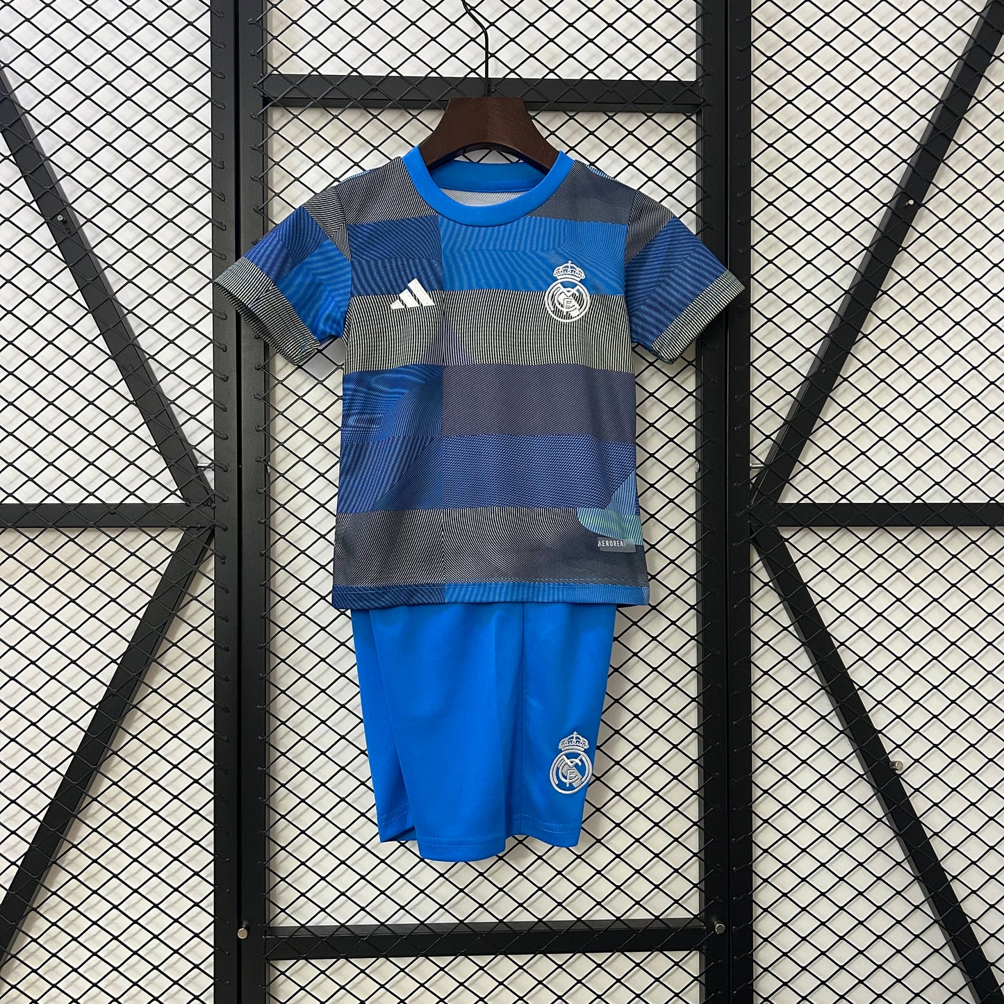 Kit Criança Real Madrid CF 2025-26 Edição Especial