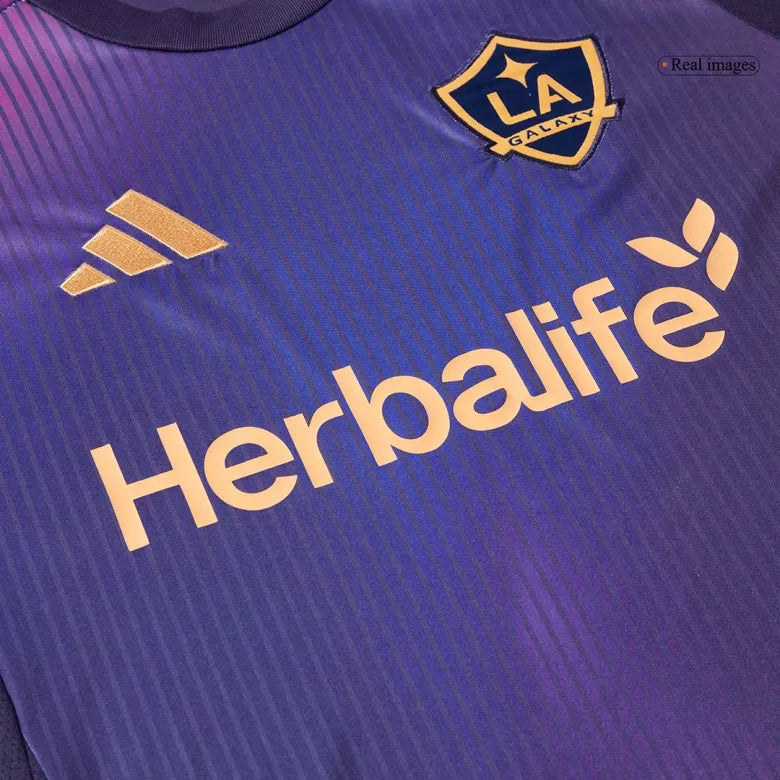 Camisola Los Angeles Galaxy 2025-26 Alternativa Azul Versão Adepto REUS #18