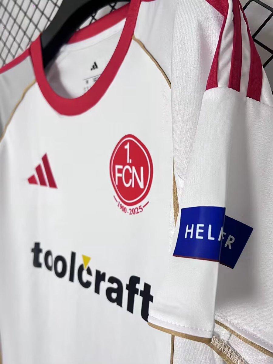 Camisola 1.FC Nuremberg 2025-26 Alternativa Branca Versão Adepto