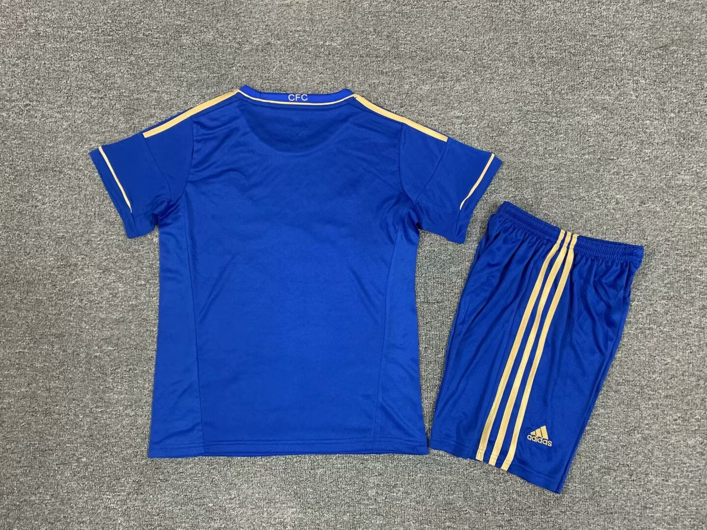 Kit Criança CHE 2012-13 Principal