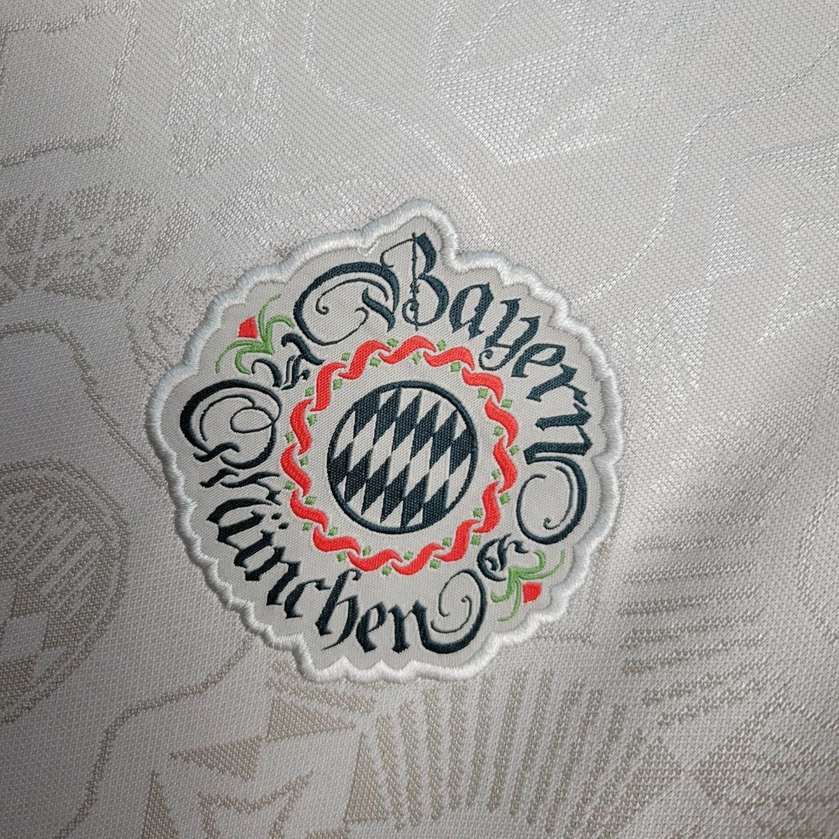 Camisola FC Bayern Munique 2025-26 Edição Oktoberfest Versão Adepto