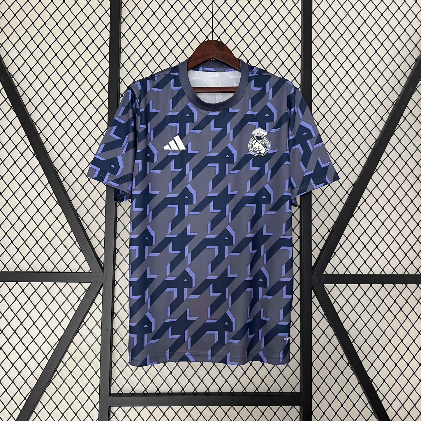 Camisola Real Madrid CF 2024-25 Treino Versão Adepto