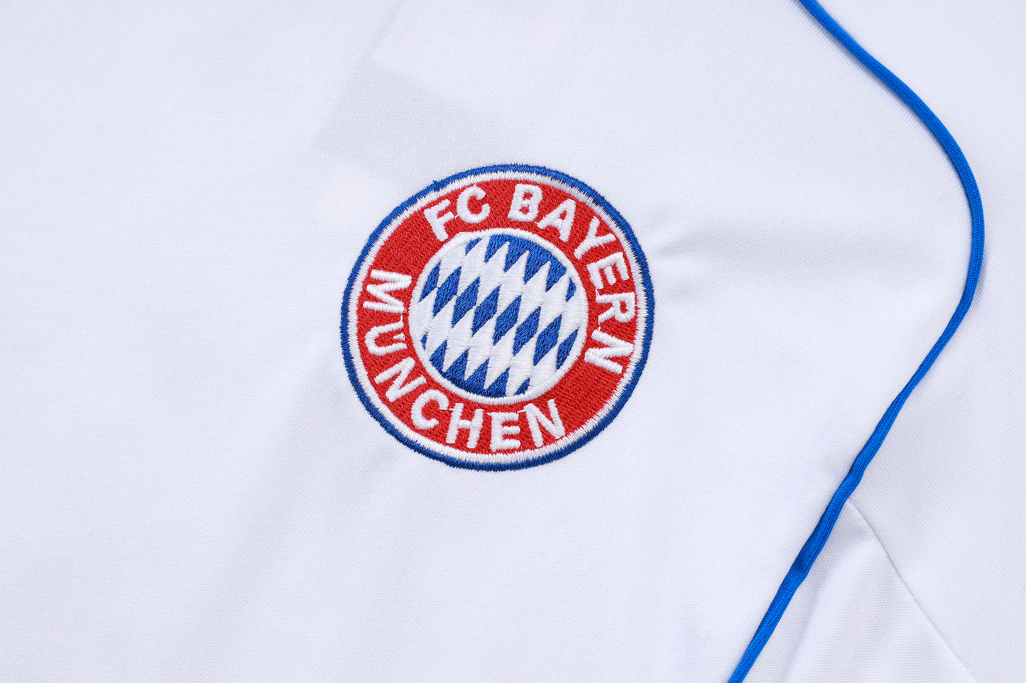Kit Treino Manga Cava FC Bayern Munique 2025-26