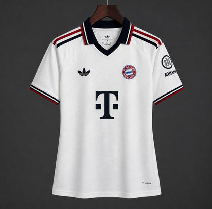 Camisola FC Bayern Munique 2026-27 Alternativa Creme Versão Mulher