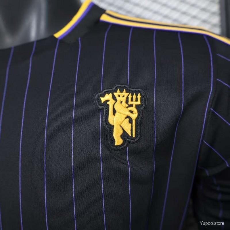 Camisola M-United 2025-26 Icon Range Travel Versão Jogador