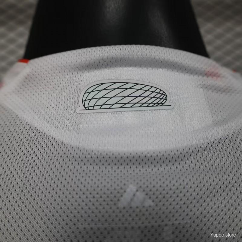 Camisola Manga Comprida FC Bayern Munique 2025-26 Alternativa Creme Versão Jogador
