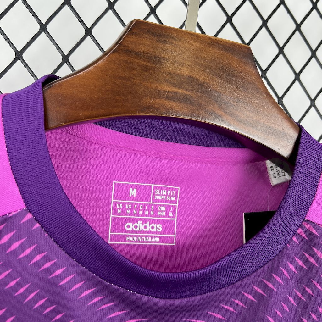 Camisola FC Bayern Munique 2025-26 Guarda-Redes Versão Adepto