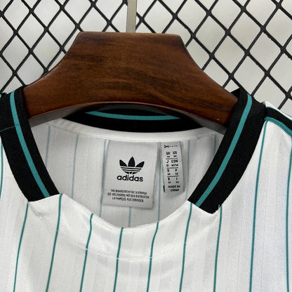 Camisola LIV 2025-26 Icon Range Travel Versão Adepto