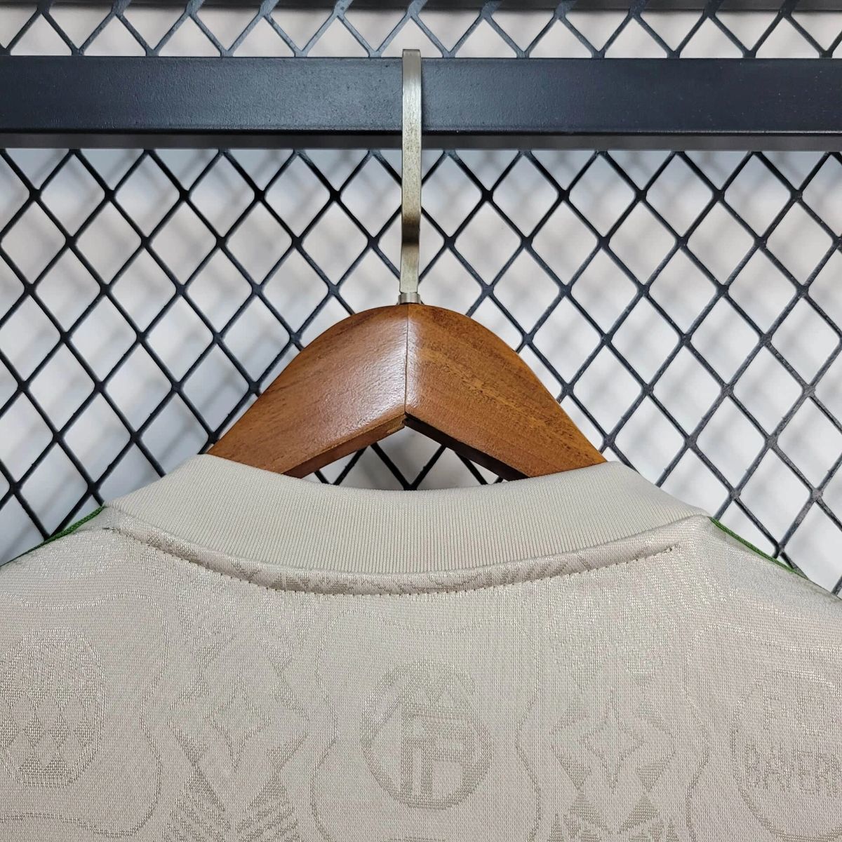 Camisola FC Bayern Munique 2025-26 Edição Oktoberfest Versão Adepto