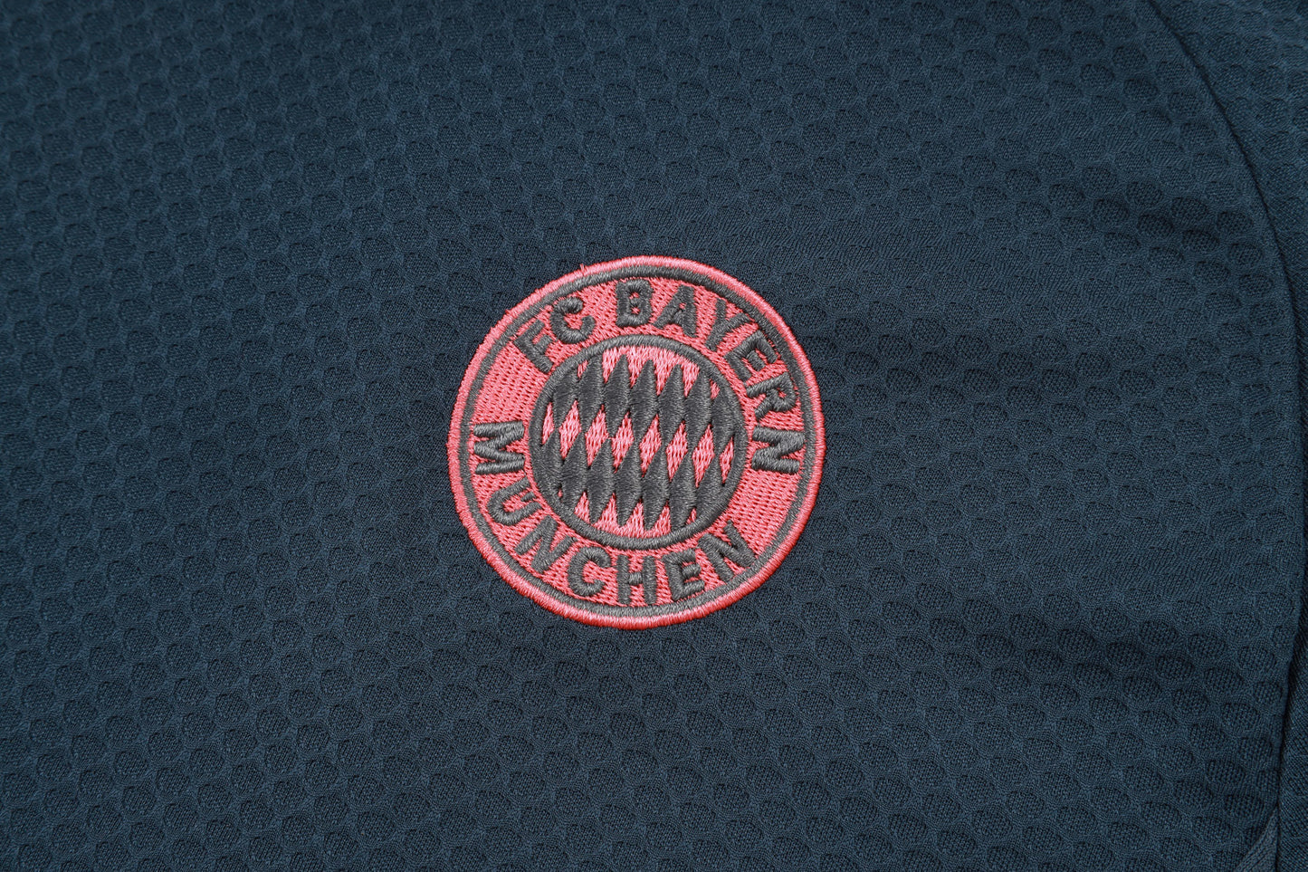 Kit Treino Camisola FC Bayern Munique 2025-26